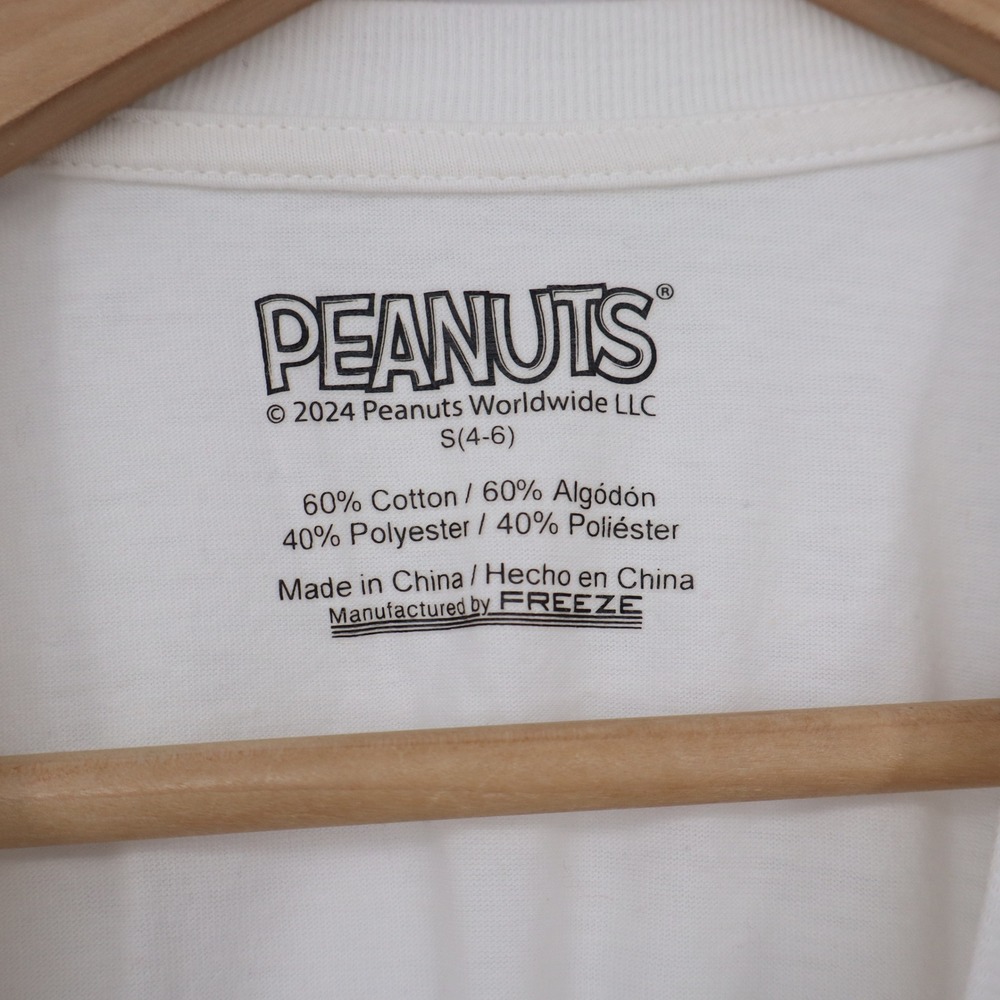 Peanuts T-Shirt Womens S Freeze Graphic Fall Leaves Off-White Snoopy Excellent - Picture 2 of 4